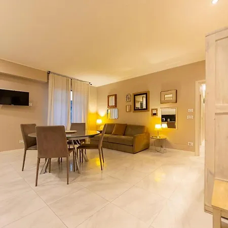 Vico Chiusetta 5 Apartment
